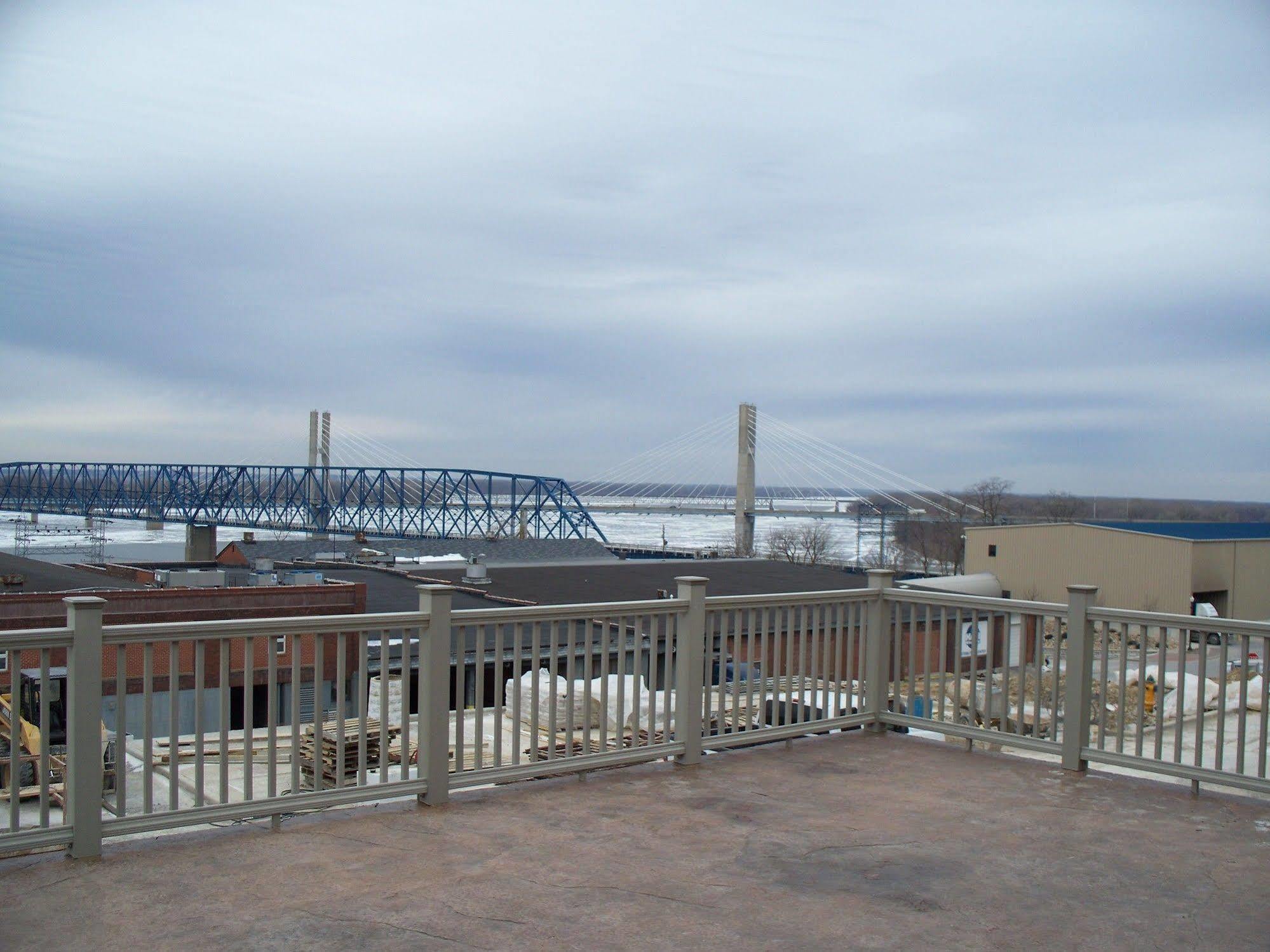 Microtel Inn & Suites By Wyndham Quincy Downtown - River Area Kültér fotó